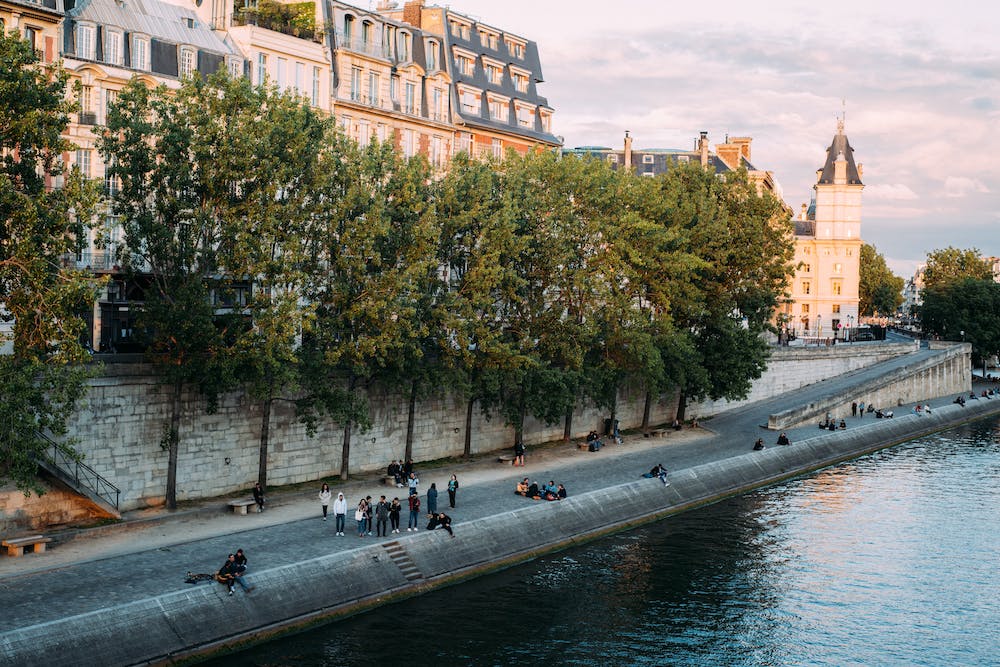 Unforgettable Travel Adventures: Exploring the Enchanting Streets of Paris